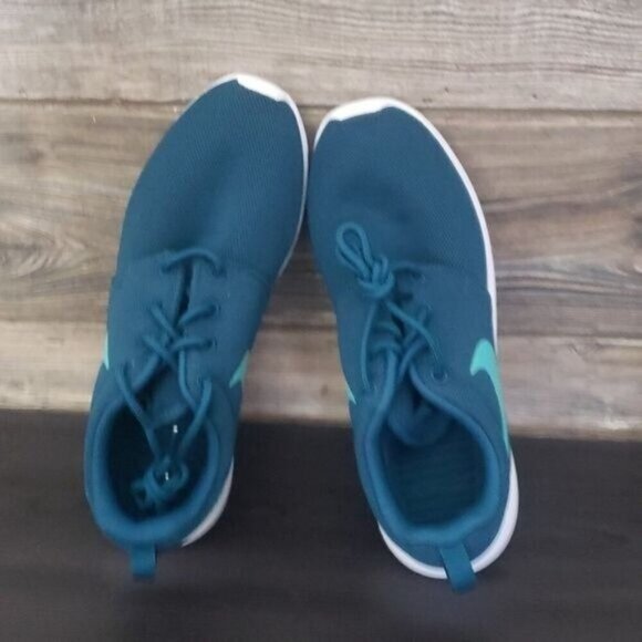 New Nike Roshe One Womens Teal Sneakers Size 7.5 Lightweight Everyday Walking - Picture 8 of 10